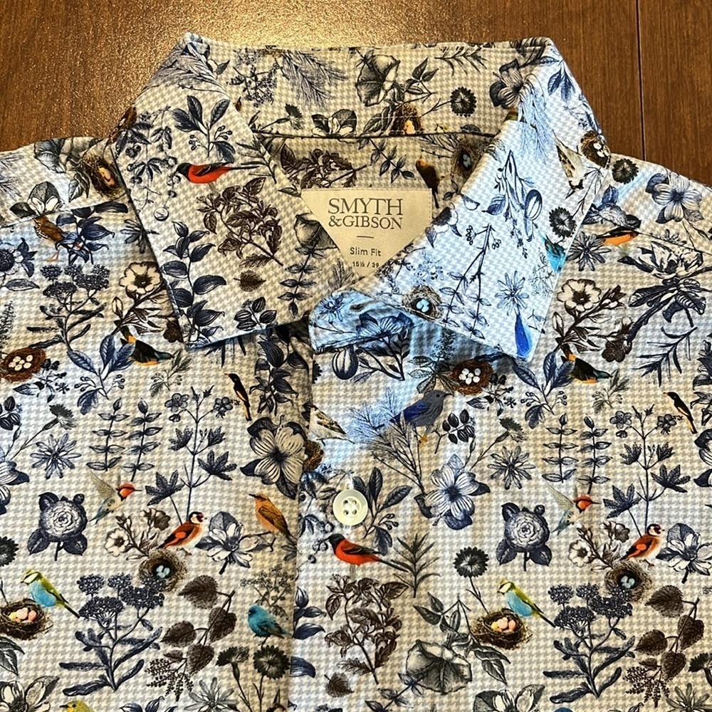 Smith & Gibson Men’s Bird Print Slim Fit Shirt Size 15 1/2.